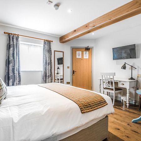 Bed and Breakfast The Walhampton Arms Лимингтон Номер фото