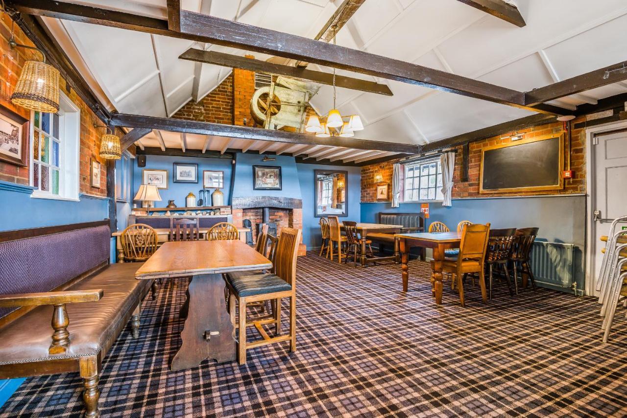 Bed and Breakfast The Walhampton Arms Лимингтон Экстерьер фото