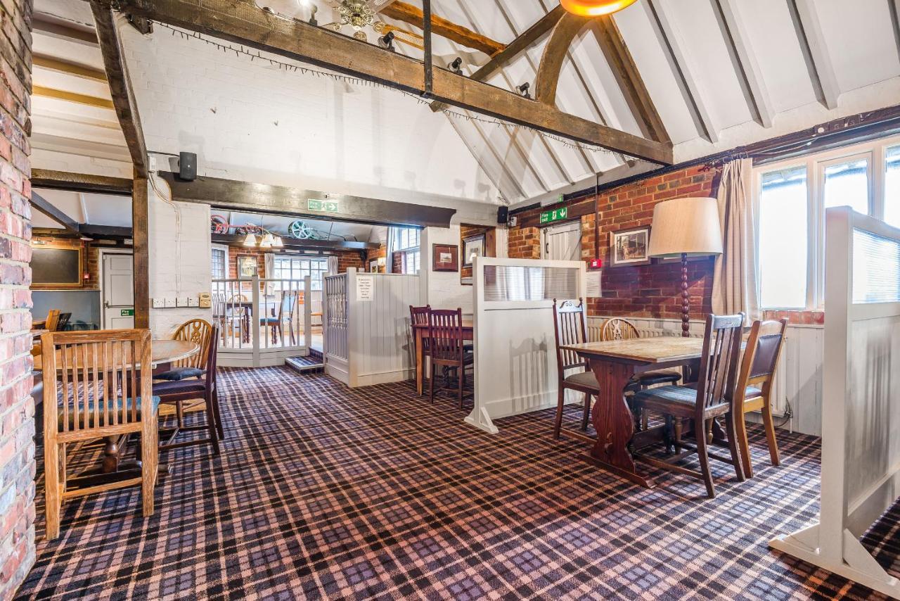 Bed and Breakfast The Walhampton Arms Лимингтон Экстерьер фото